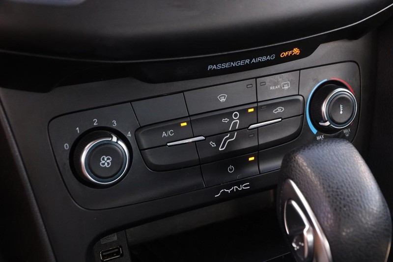 Ford Focus Vehicle Image 17