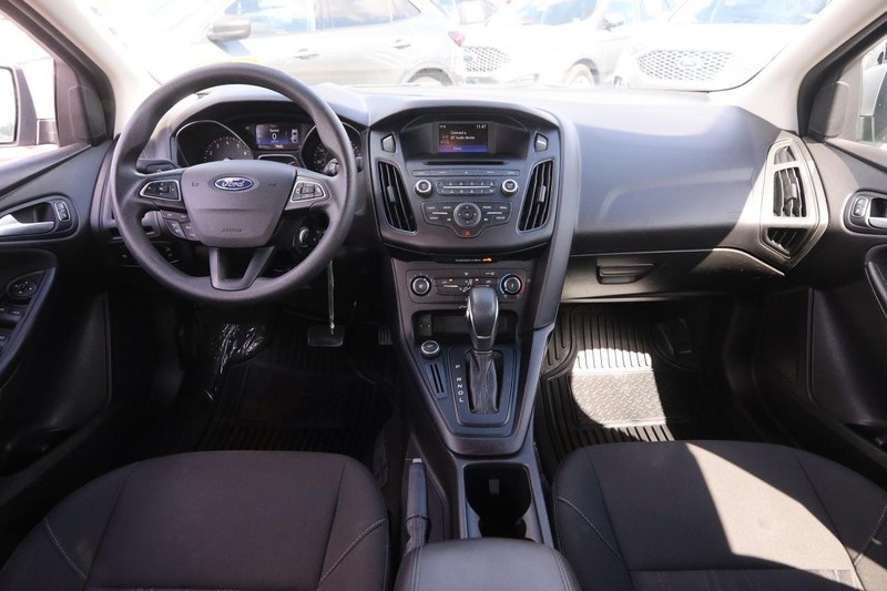 Ford Focus Vehicle Image 19
