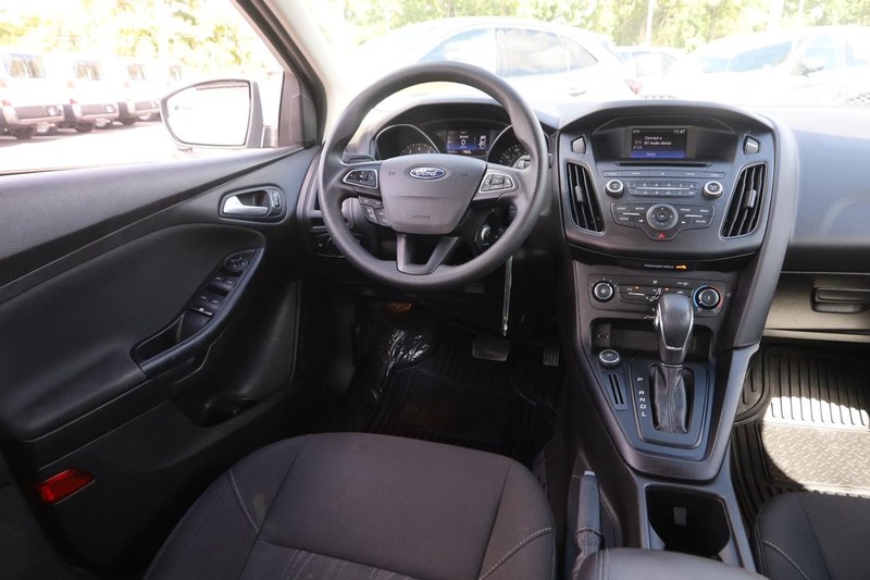 Ford Focus Vehicle Image 20