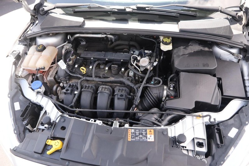 Ford Focus Vehicle Image 25