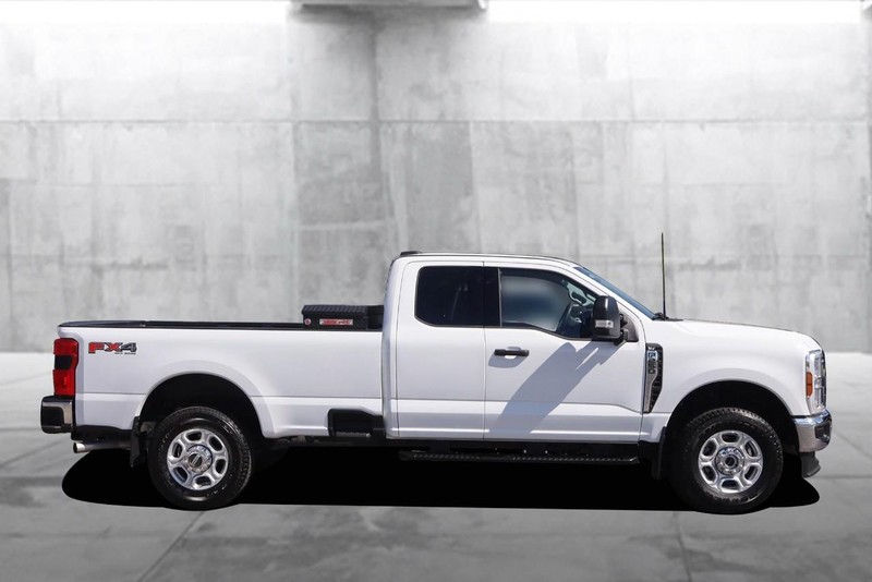 Ford Super Duty F-250 SRW Vehicle Image 05