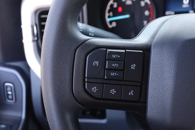 Ford Super Duty F-250 SRW Vehicle Image 11