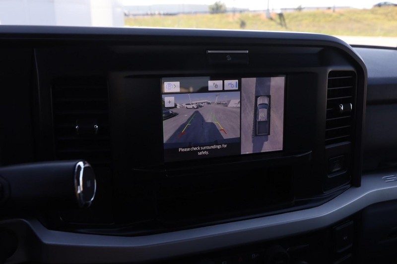 Ford Super Duty F-250 SRW Vehicle Image 15