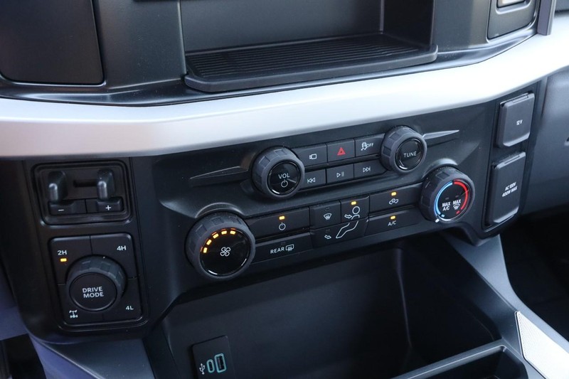 Ford Super Duty F-250 SRW Vehicle Image 16