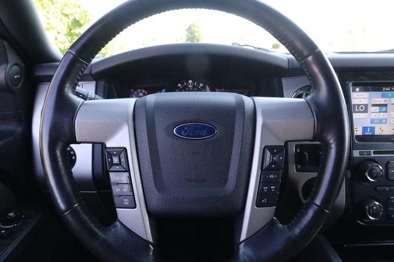 Ford Expedition Vehicle Image 13