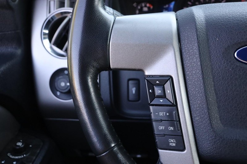 Ford Expedition Vehicle Image 14