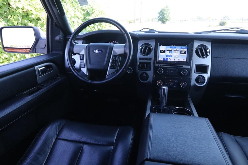 Ford Expedition Vehicle Image 23
