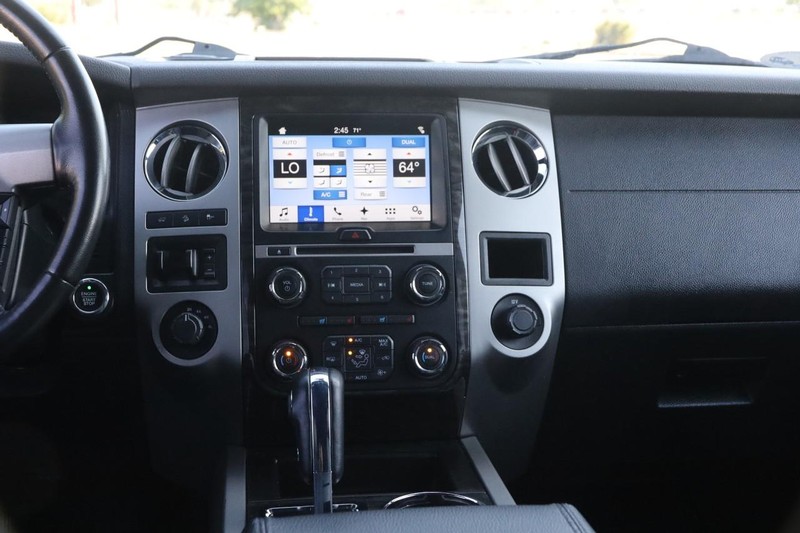 Ford Expedition Vehicle Image 25