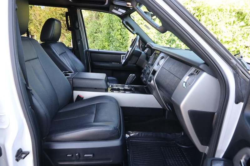 Ford Expedition Vehicle Image 27
