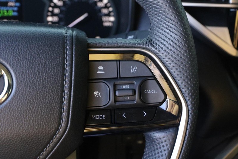 Toyota Tundra 4WD Vehicle Image 10
