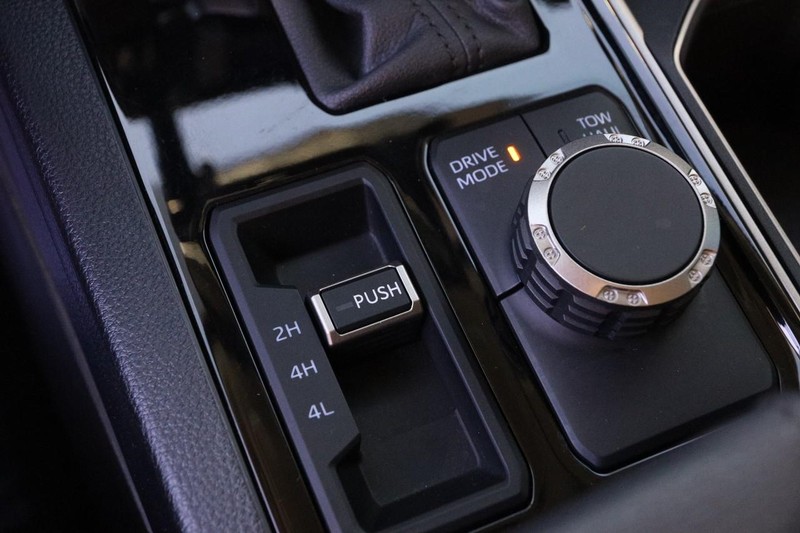 Toyota Tundra 4WD Vehicle Image 16