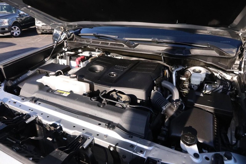 Toyota Tundra 4WD Vehicle Image 24