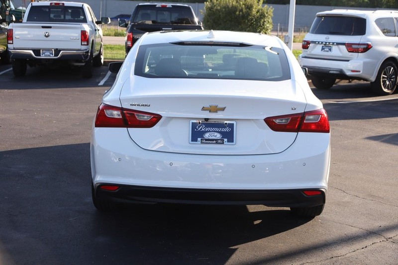 Chevrolet Malibu Vehicle Image 06