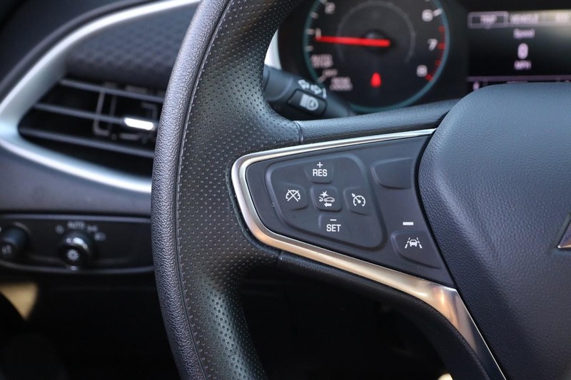 Chevrolet Malibu Vehicle Image 12