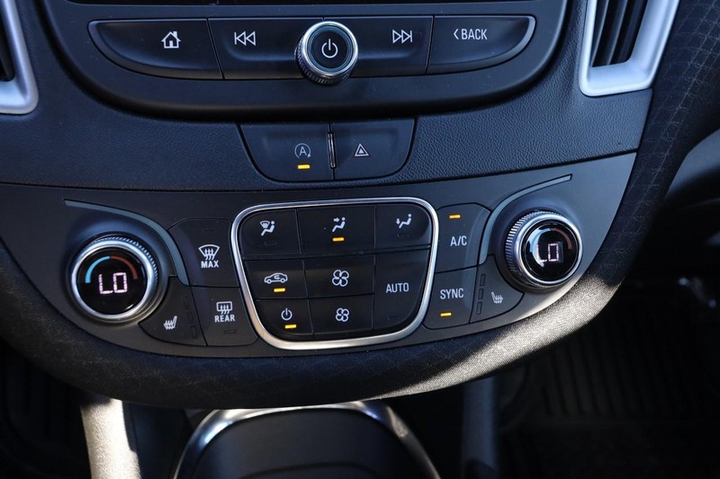 Chevrolet Malibu Vehicle Image 18