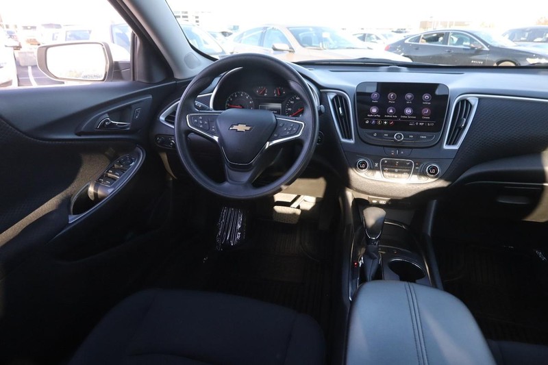 Chevrolet Malibu Vehicle Image 20