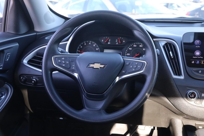 Chevrolet Malibu Vehicle Image 21