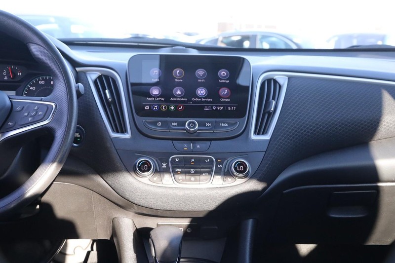 Chevrolet Malibu Vehicle Image 22