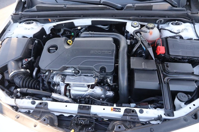Chevrolet Malibu Vehicle Image 25
