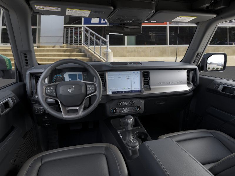 Ford Bronco Vehicle Full-screen Gallery Image 9