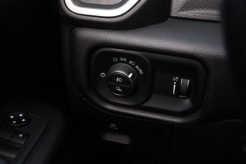 Ram 1500 Vehicle Image 19