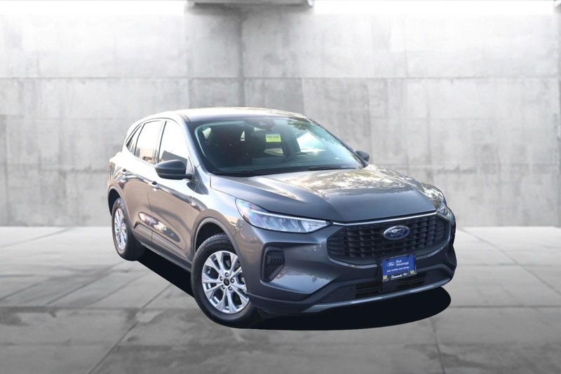 Ford Escape Vehicle Image 02