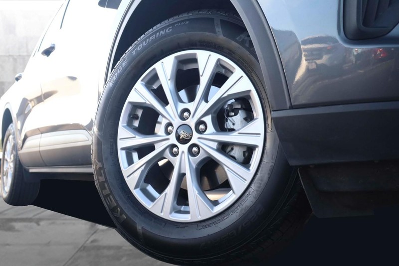 Ford Escape Vehicle Image 03