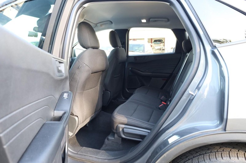 Ford Escape Vehicle Image 30