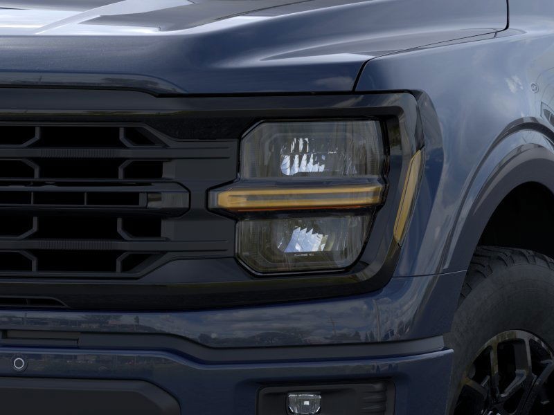 Ford F-150 Vehicle Full-screen Gallery Image 18
