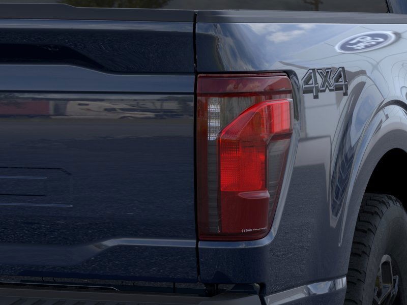 Ford F-150 Vehicle Full-screen Gallery Image 21