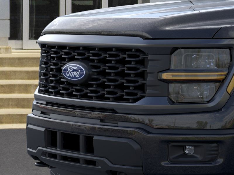 Ford F-150 Vehicle Full-screen Gallery Image 17