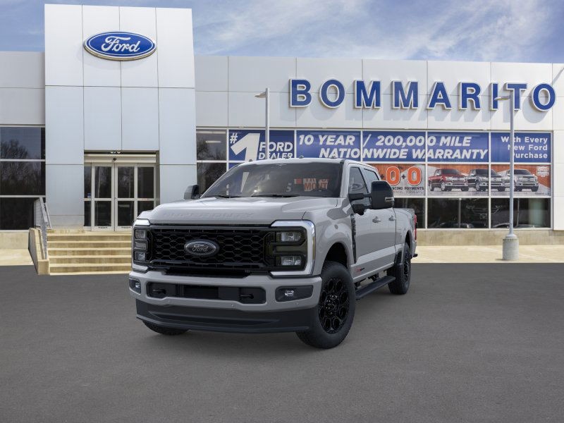 Ford Super Duty F-250 SRW Vehicle Full-screen Gallery Image 2