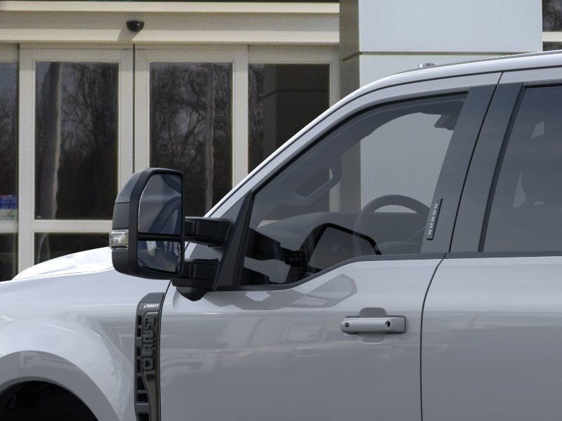 Ford Super Duty F-250 SRW Vehicle Full-screen Gallery Image 20