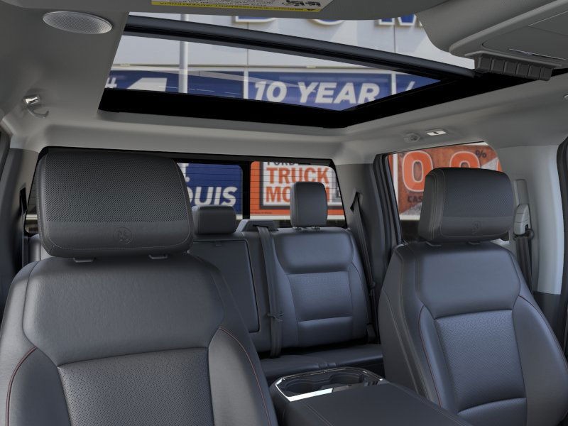 Ford Super Duty F-250 SRW Vehicle Full-screen Gallery Image 22