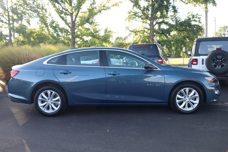 Chevrolet Malibu Vehicle Image 05