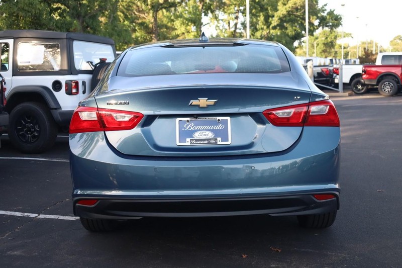 Chevrolet Malibu Vehicle Image 06