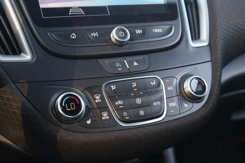 Chevrolet Malibu Vehicle Image 13