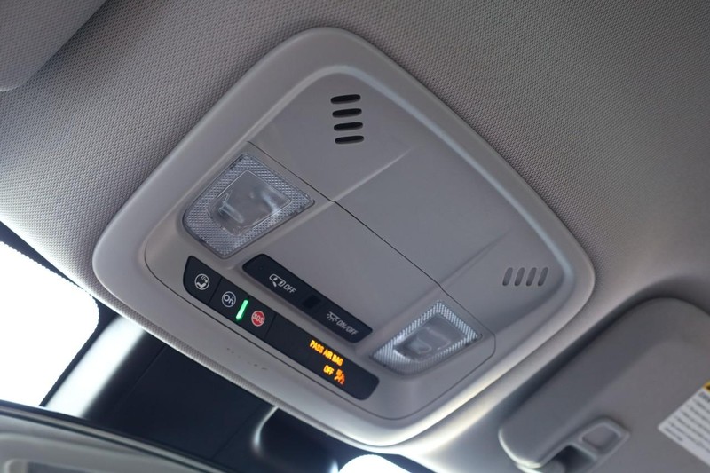 Chevrolet Malibu Vehicle Image 16