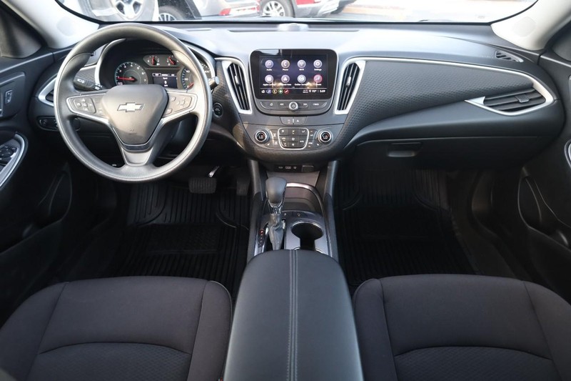 Chevrolet Malibu Vehicle Image 20