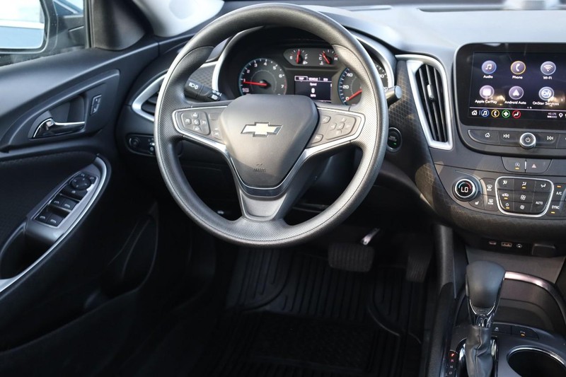 Chevrolet Malibu Vehicle Image 21