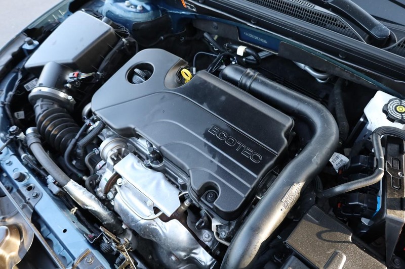 Chevrolet Malibu Vehicle Image 23