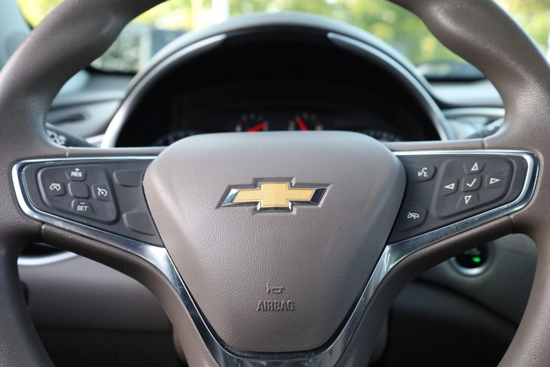Chevrolet Malibu Vehicle Image 09