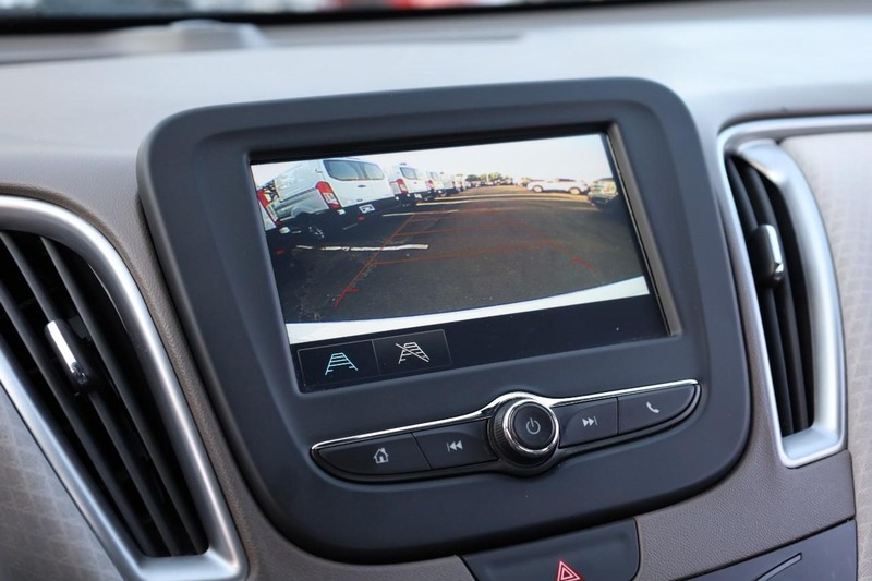 Chevrolet Malibu Vehicle Image 12