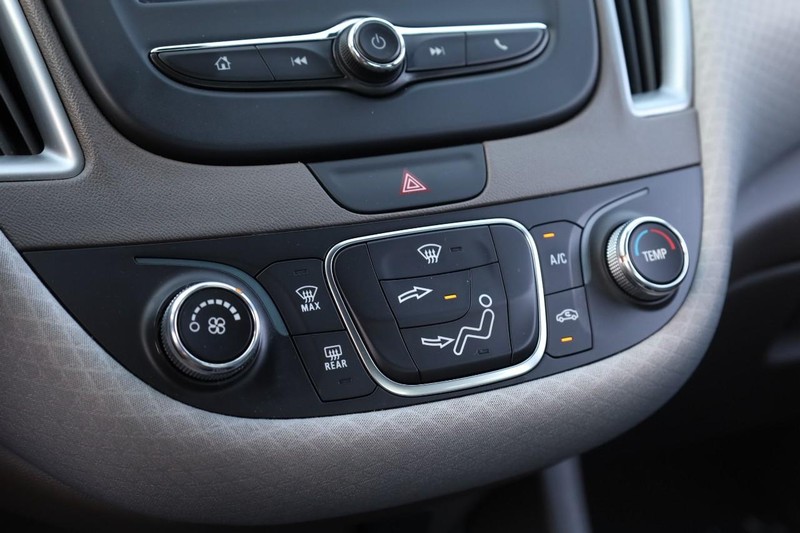 Chevrolet Malibu Vehicle Image 13