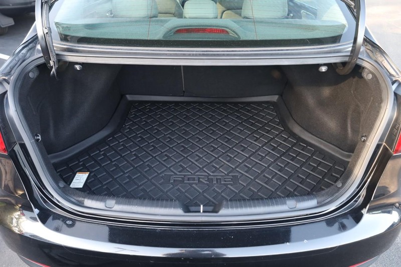 Kia Forte Vehicle Image 07