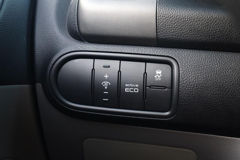 Kia Forte Vehicle Image 17