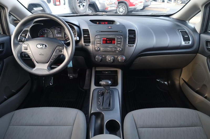 Kia Forte Vehicle Image 19