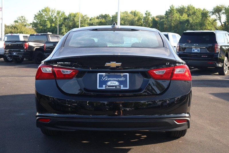 Chevrolet Malibu Vehicle Image 06