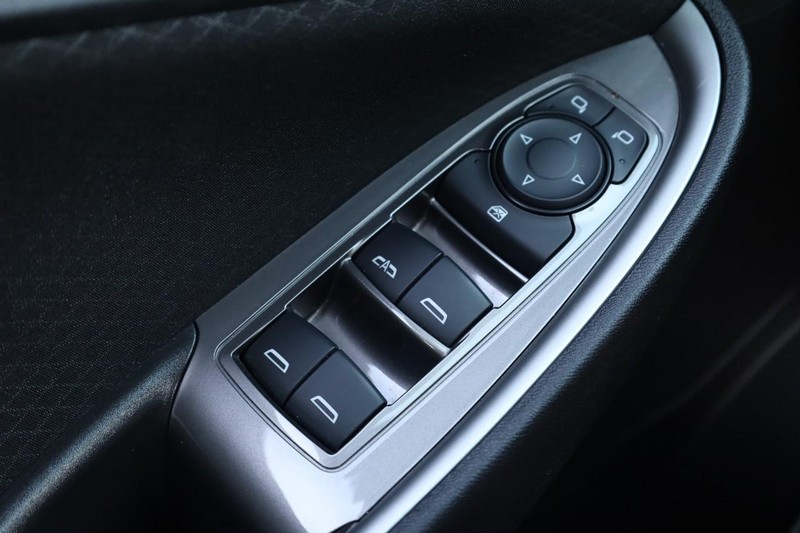 Chevrolet Malibu Vehicle Image 17