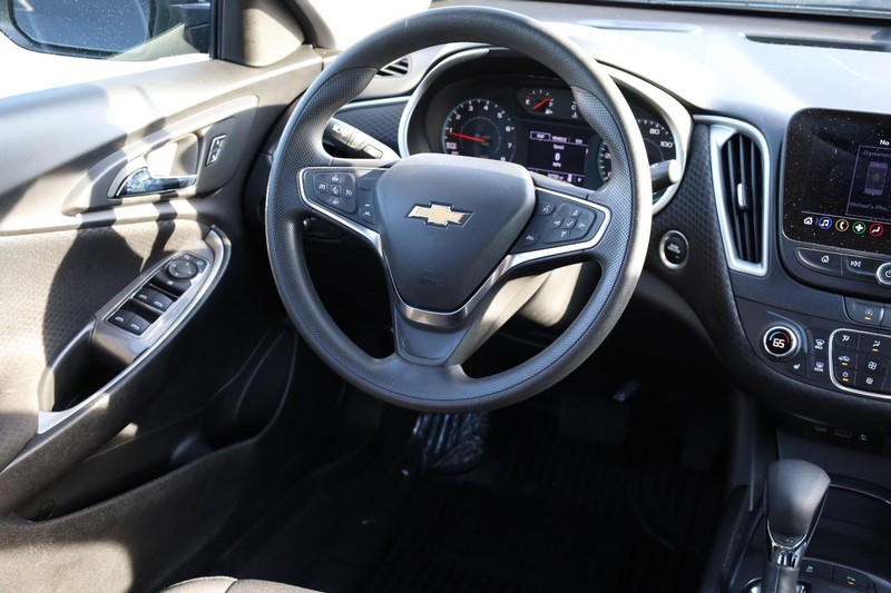 Chevrolet Malibu Vehicle Image 21